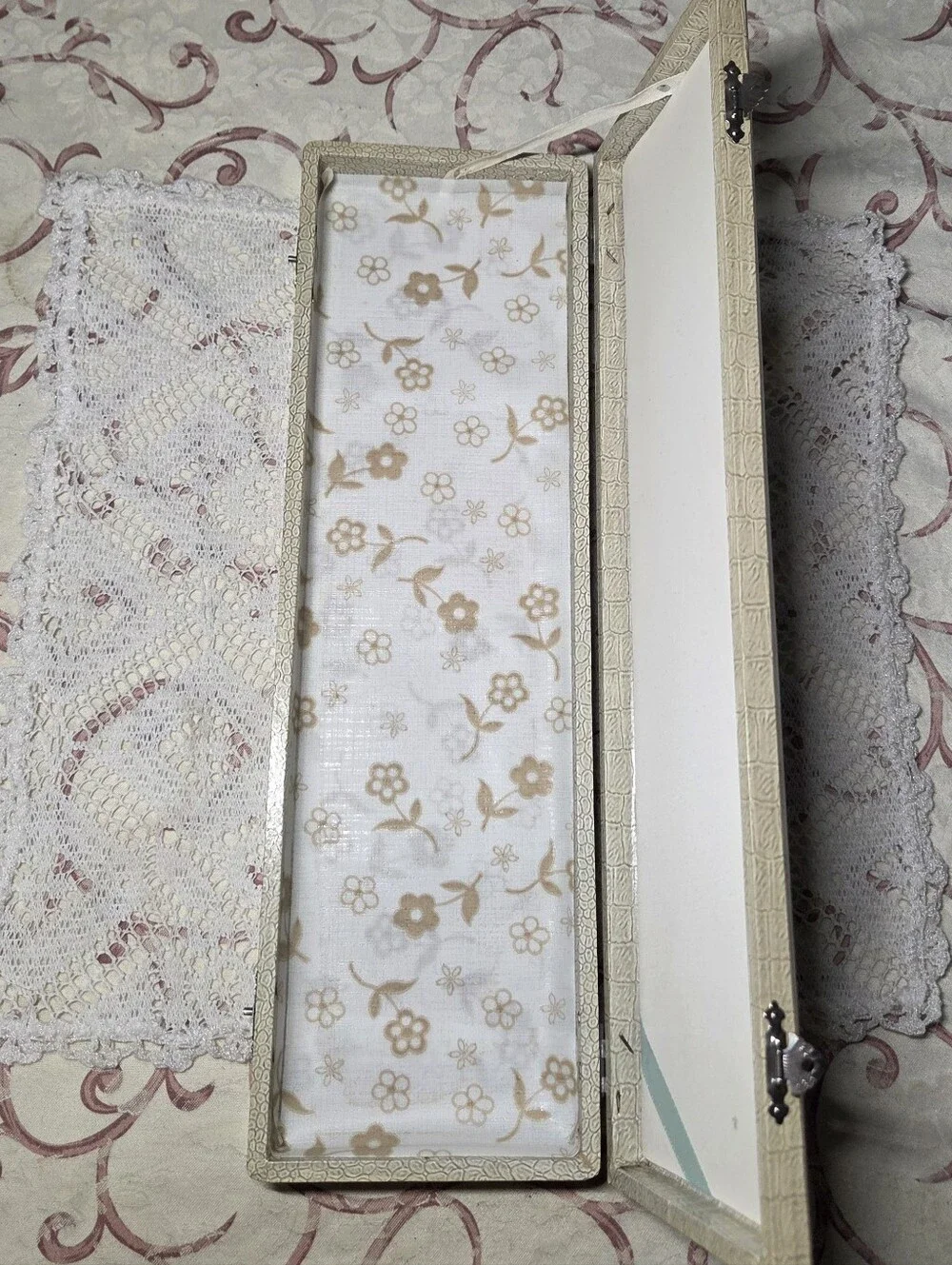 Vintage Lady's Glove Box Hinged Lined Tray. Boudoir Vanity